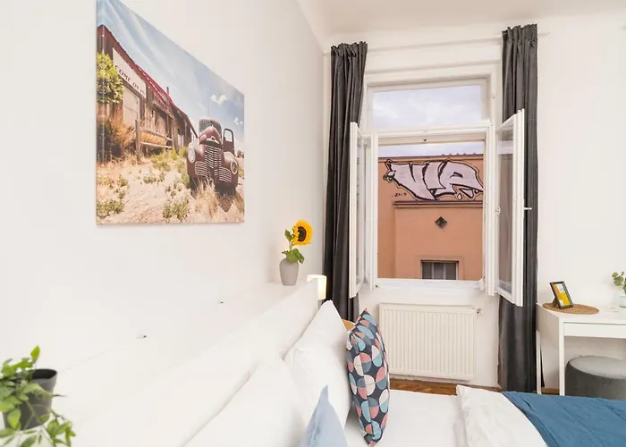 Spittelau Spacious Bright Contactless Selfcheckin Metro Train Station Daire Viyana