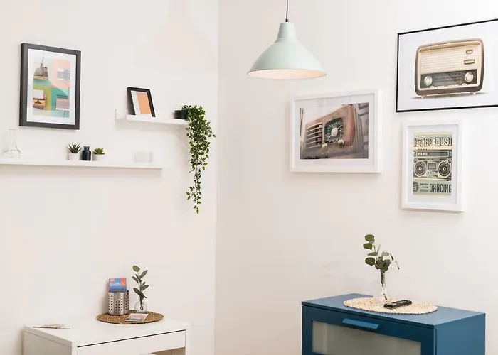 Spittelau Spacious Bright Contactless Selfcheckin Metro Train Station Daire *