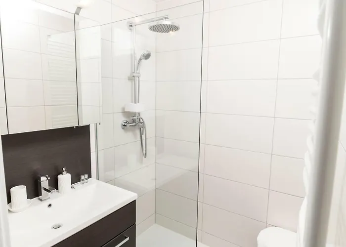 Spittelau Spacious Bright Contactless Selfcheckin Metro Train Station Daire Viyana